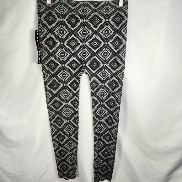 Eye Candy NWT Black & Grey Geometric Print Pull On Leggings Plus Size 2x / 3X - Picture 4 of 9